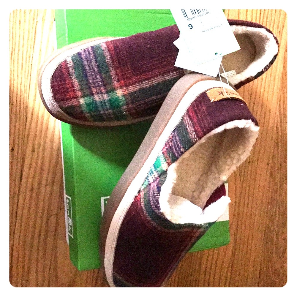 Sanuk little bootah size 6 nwt